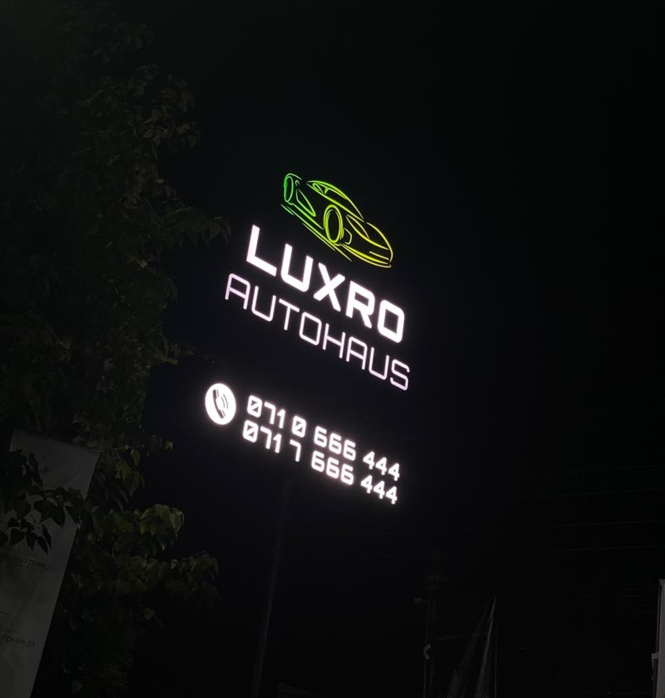 Mountain road in Sri Lanka with scenic valley views